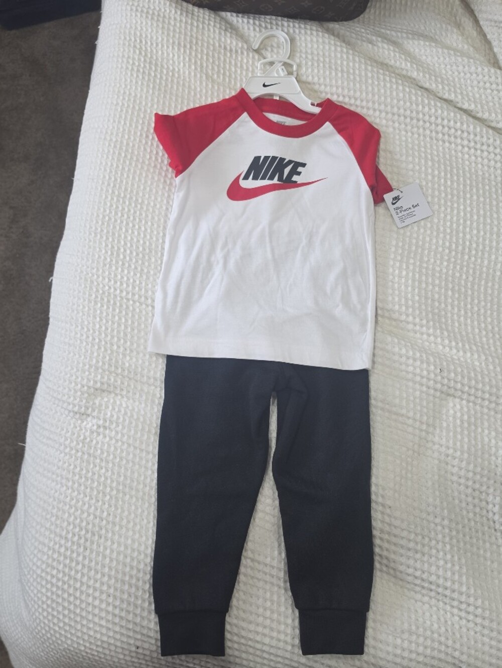 Nike Red and White Kids Tee and Sweat Pants (3T)